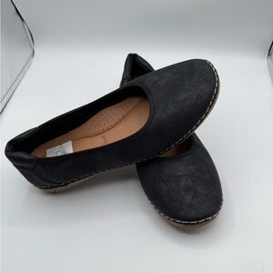 GC Shoes Kiana Perforated Round Toe Black Flats 11W